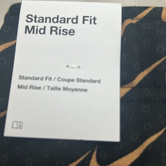 NIKE NWT Woman’s sweats Sz M. Reg 80! Cute gold/black - Picture 3 of 7